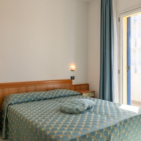 Hotel Thea Беллария-Иджеа-Марина Экстерьер фото
