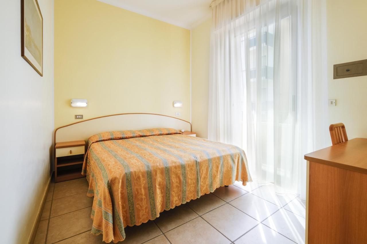 Hotel Thea Беллария-Иджеа-Марина Экстерьер фото