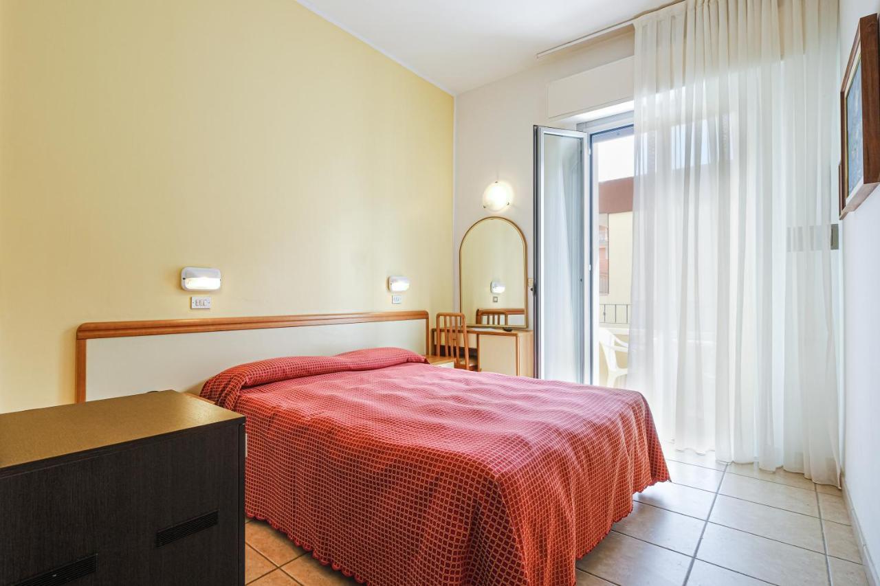 Hotel Thea Беллария-Иджеа-Марина Экстерьер фото