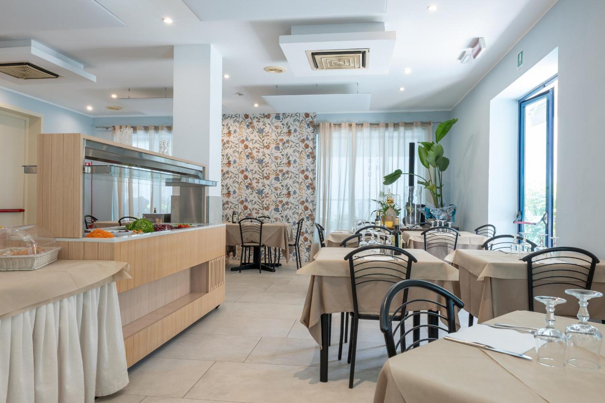 Hotel Thea Беллария-Иджеа-Марина Экстерьер фото